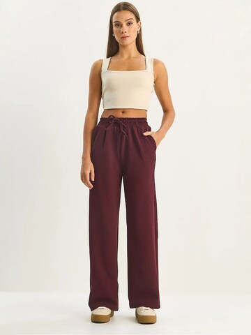 Bianco Lucci Wide leg Trousers in Red