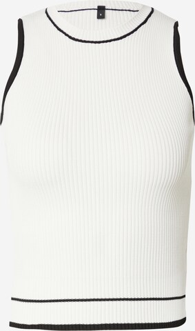 Trendyol Knitted top in White: front