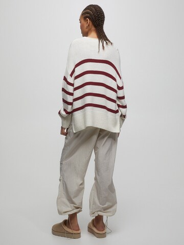 Pull&Bear Sweater in White