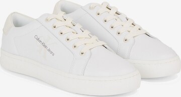 Baskets basses Calvin Klein Jeans en blanc