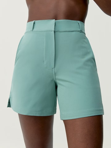 Regular Pantalon de sport 'Treck' Born Living Yoga en vert : devant