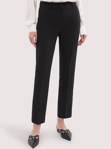 regular Pantaloni di Trussardi in nero: frontale