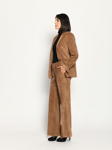 White Label by RoFa Flared Pants in Brown