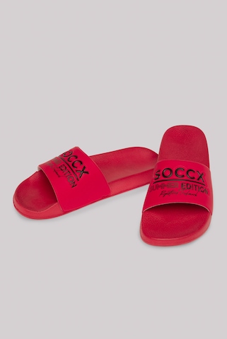 Soccx Mules in Red: front