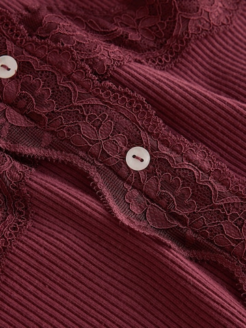 Next Shirt in Rood