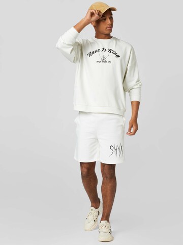 SHYX Sweatshirt 'Kaori' i vit