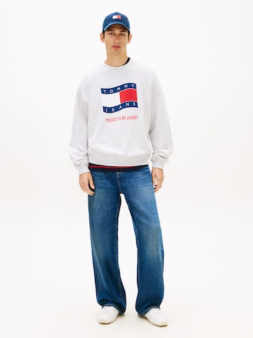 Tommy Jeans Majica '90S' | siva barva