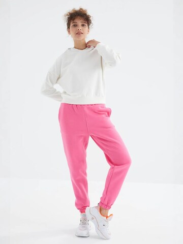 Tommy Life Regular Workout Pants 'Jogginghose' in Pink: front