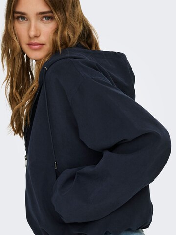 ONLY Overgangsjakke 'ONLSKYLAR' i blå