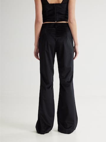 évasé Pantalon à plis 'Scarlet' 4TAILORS en noir