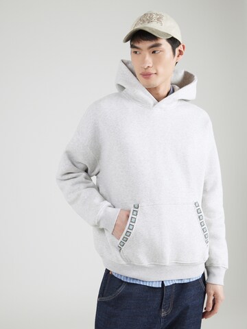 Felpa 'ESSENTIAL' di Abercrombie & Fitch in grigio: frontale