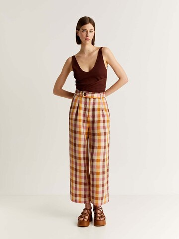 Loosefit Pantaloni con pieghe 'Vichy' di Scalpers in marrone