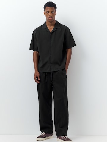 Pull&Bear Regular Fit Hemd in Schwarz: Vorderseite