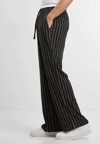évasé Pantalon Urban Classics en noir