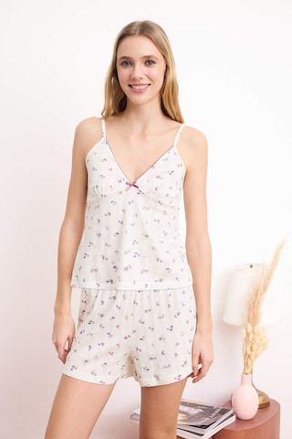 Trendyol - Pijama de pantalón corto en beige: frente