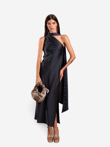 Robe THE-ARE en gris