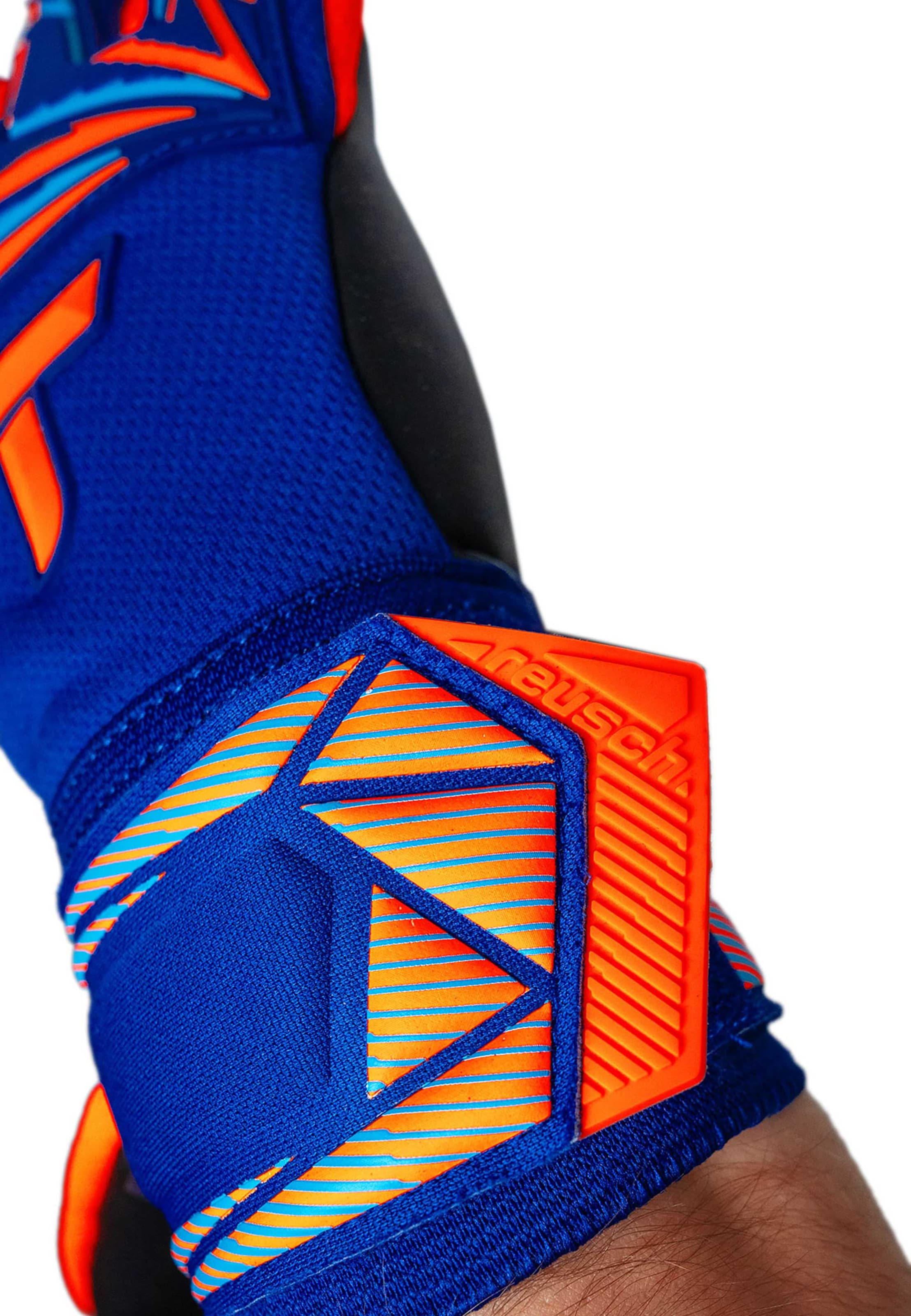 REUSCH Sporthandschoenen 'Attrakt Freegel Duo NC' in Blauw