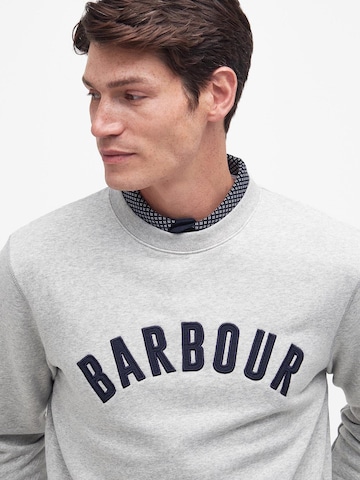 Barbour Sweatshirt 'Addington' in Grau