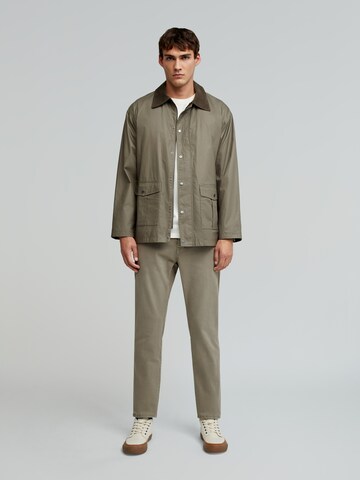 regular Pantaloni di Scalpers in grigio: frontale