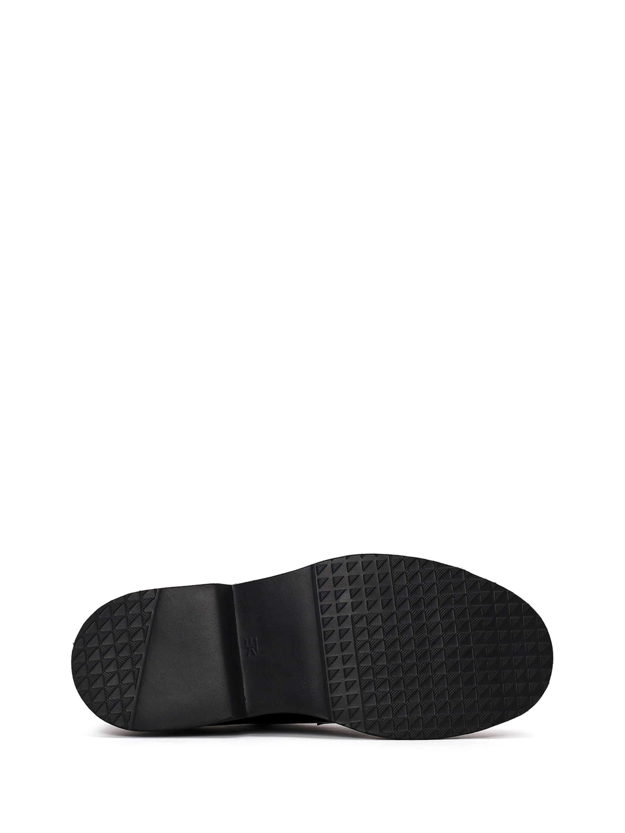 Derimod - Zapatos con cordón en negro