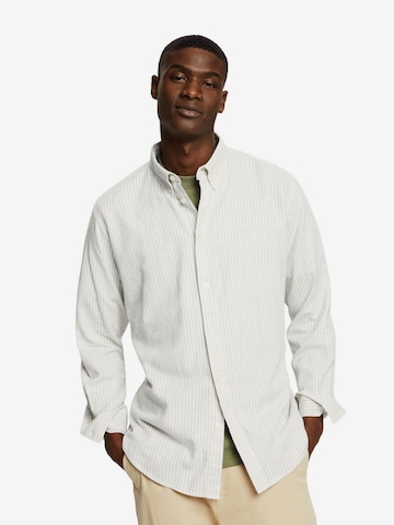 Coupe regular Chemise ESPRIT en blanc : devant