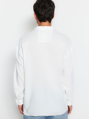 Trendyol Comfort fit Srajca | bela barva