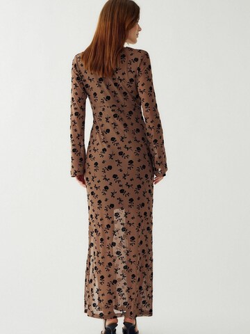 Noella Jurk ' Kameyella ' in Bruin