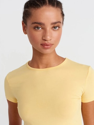 T-shirt 'T-Shirts' Dilvin en jaune