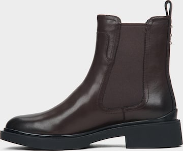 Estro Chelsea boots '5826-62-150' in Bruin: voorkant