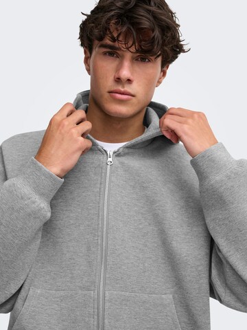 Veste de survêtement 'GOYLE ' Only & Sons en gris