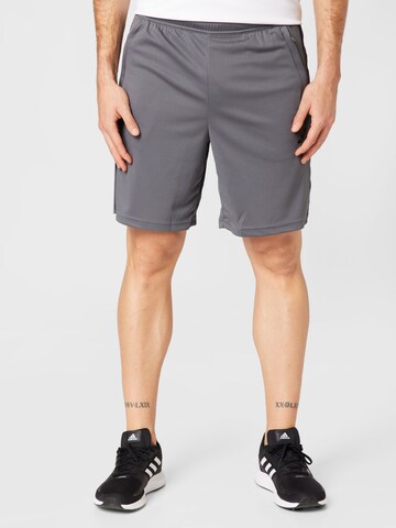 ADIDAS PERFORMANCE Regular Sportshorts 'Train Essentials Piqué 3-Stripes' in Grau: predná strana