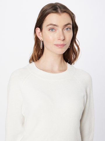 VERO MODA Sweater 'DOFFY' in White