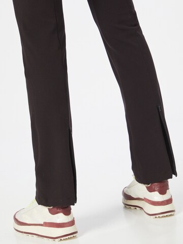 Coupe slim Pantalon 'Ritzo' WEEKDAY en noir