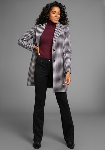 LAURA SCOTT Between-Seasons Coat in Black
