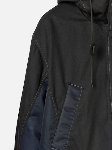 Desigual Prehodna jakna | črna barva