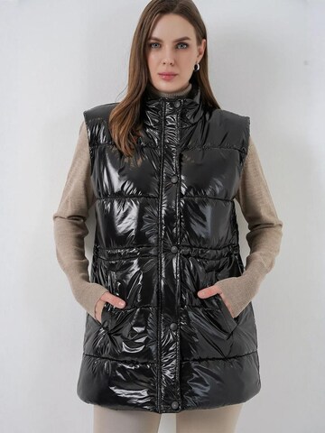 Bigdart Vest in Black