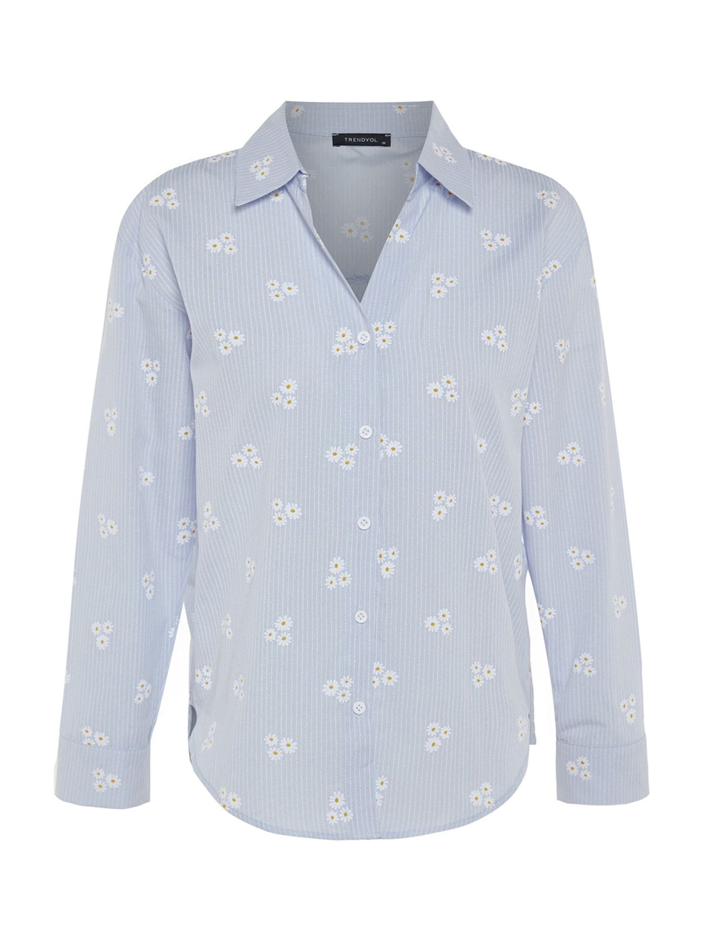 Bluză de la Trendyol pe albastru: față