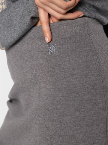 NAULOVER Skirt ' ' in Grey: front
