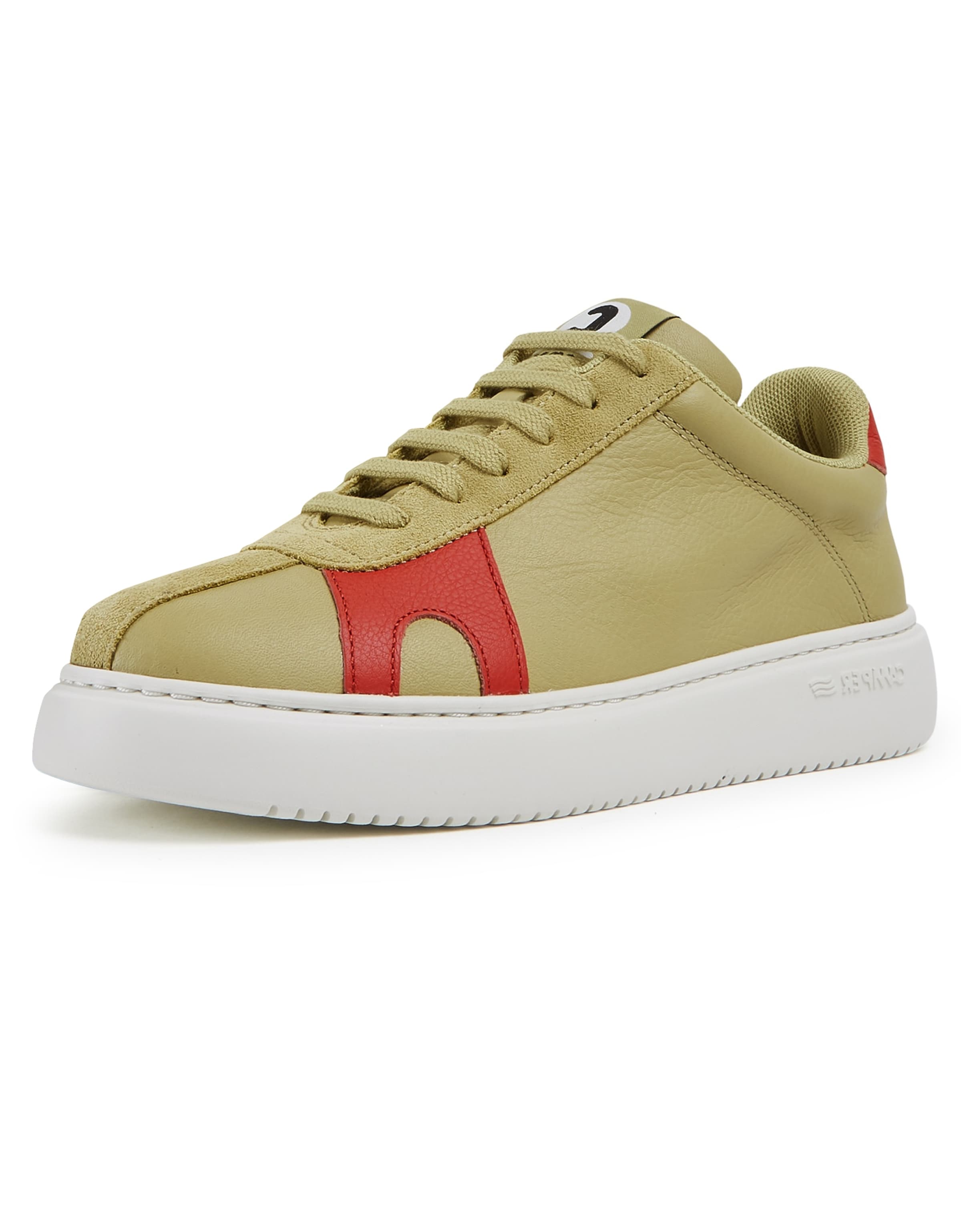 Baskets basses CAMPER en beige : devant