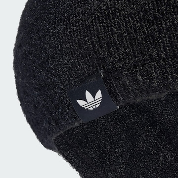 ADIDAS ORIGINALS - Gorra en negro