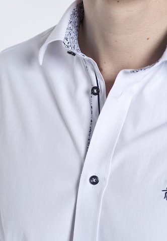 DENIM CULTURE - Ajuste regular Camisa 'GIANFRANCO' en blanco