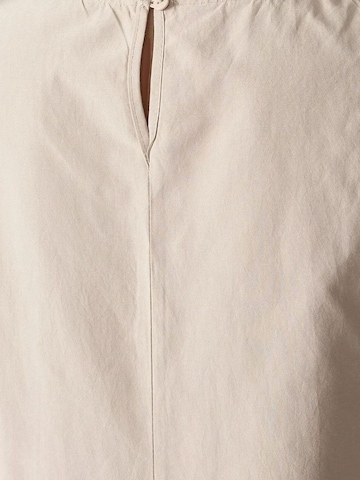 Abito di Hiccup in beige