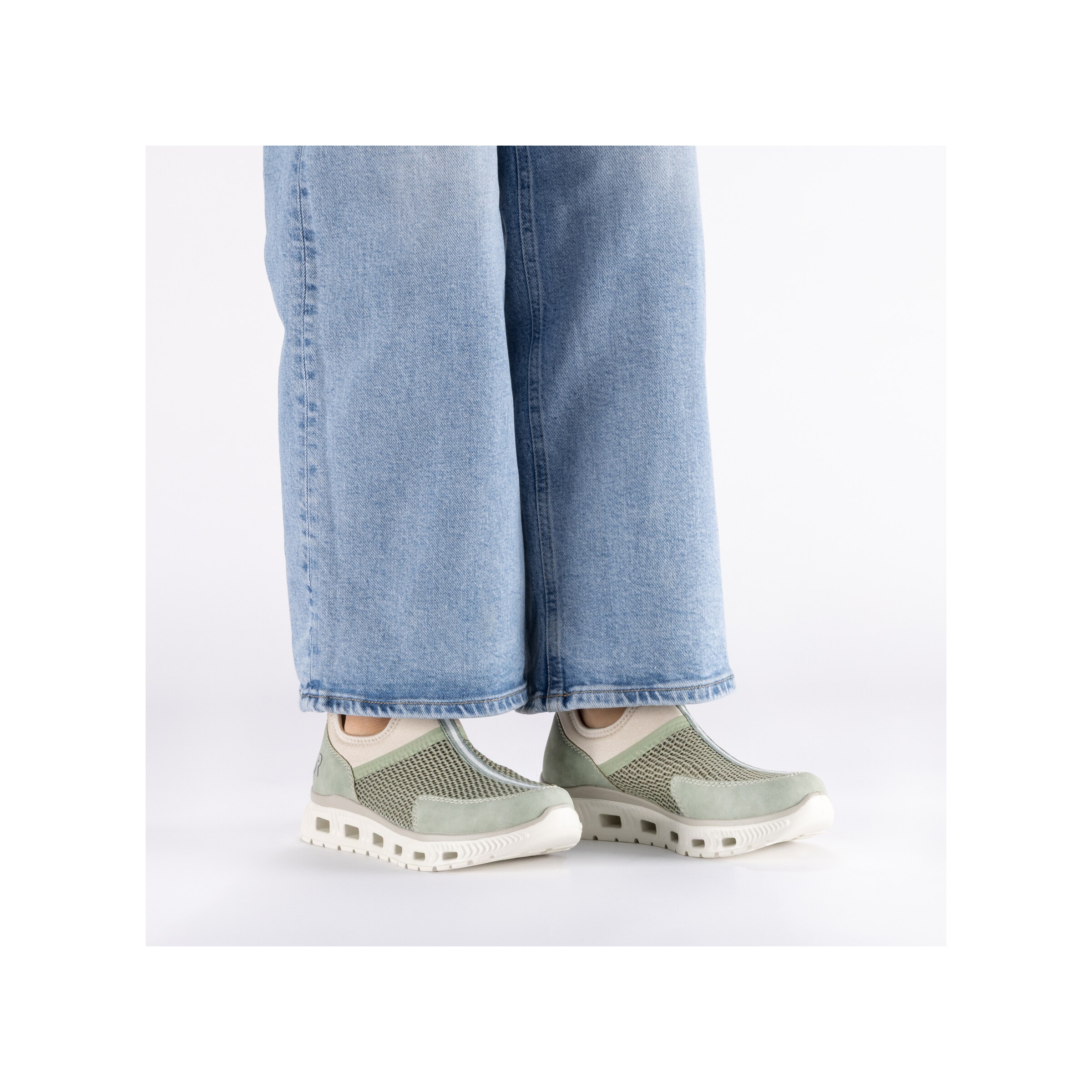 Rieker Slipper in Grün: Vorderseite