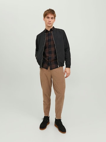 JACK & JONES Slim Fit Skjorte 'Gingham ' i brun