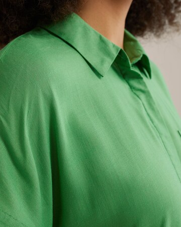Rochie tip bluză de la WE Fashion pe verde