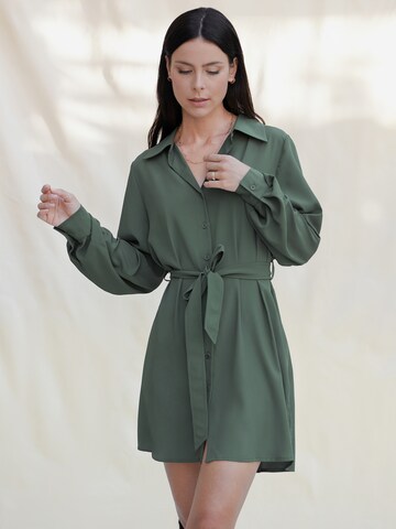 Robe 'Pia' A LOT LESS en vert