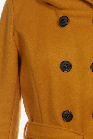Amber & June Jacket & Coat in M in Yellow