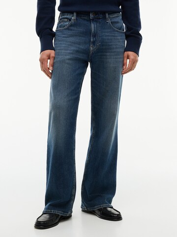 Tommy Jeans Bootcut Jeans 'Ryan' in Blauw: voorkant