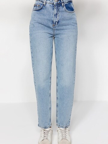 Trendyol Tapered Jeans in Blauw