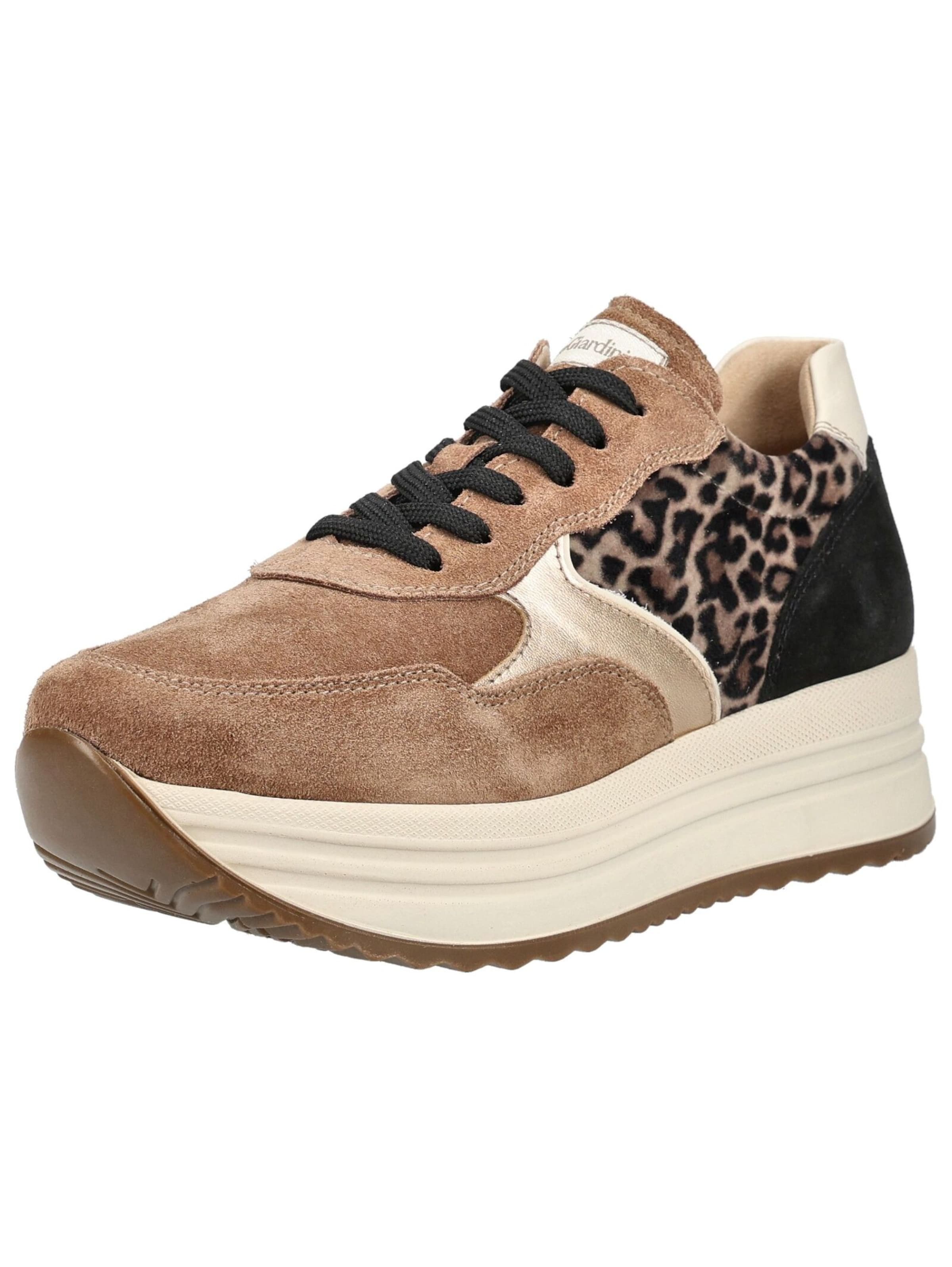 Baskets basses Nero Giardini en marron : devant